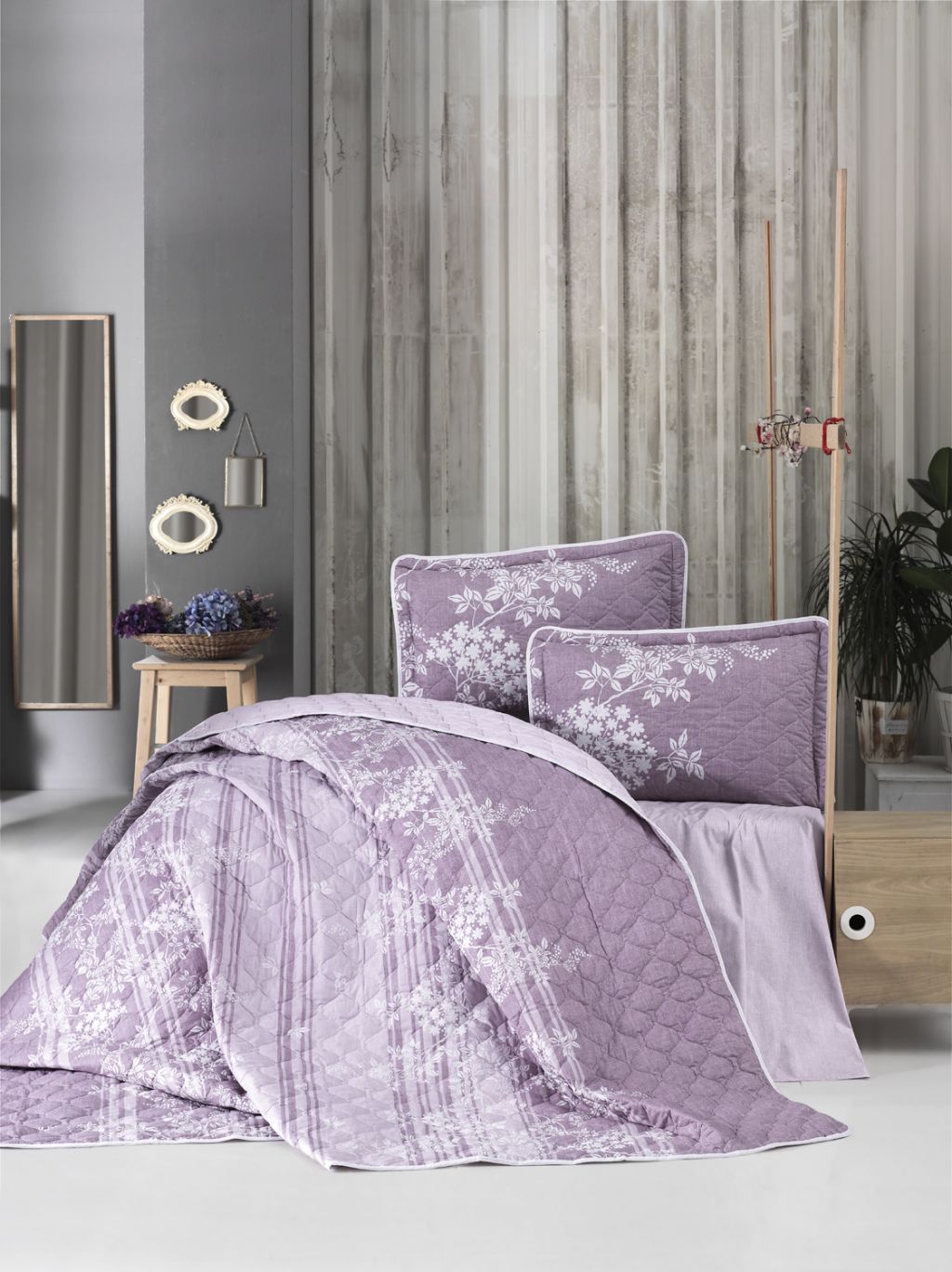 Bed-in-a-box. Quilt Bedcover & Pillow Case. Comforter set. Cotton.  Portofino from WickedYo.